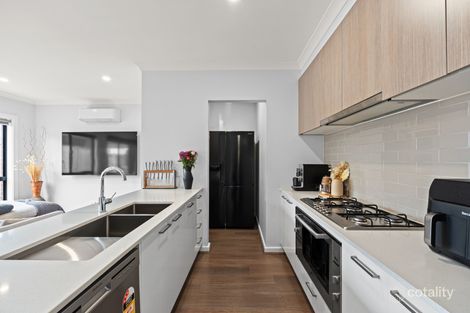 Property photo of 30 Louvre Road Bonnie Brook VIC 3335