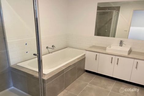 Property photo of 11 Henry Street Pakenham VIC 3810