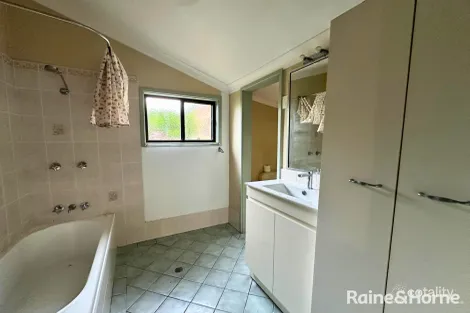 Property photo of 7 Dalwah Street Bomaderry NSW 2541