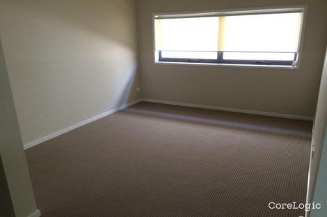 Property photo of 15 Hassall Way Glenmore Park NSW 2745