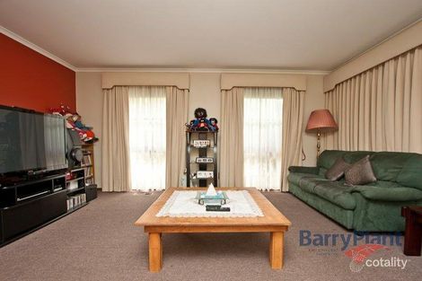 Property photo of 2 Milner Court Cranbourne VIC 3977