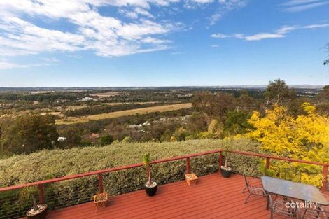 Property photo of 77 Eumeralla Grove Mount Eliza VIC 3930