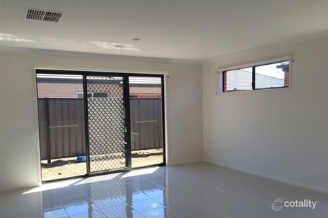 Property photo of 17 Travers Street Craigieburn VIC 3064