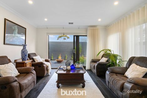 Property photo of 4 Adrian Street Bentleigh East VIC 3165