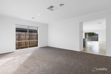 Property photo of 48 Chantenay Parade Cranbourne North VIC 3977