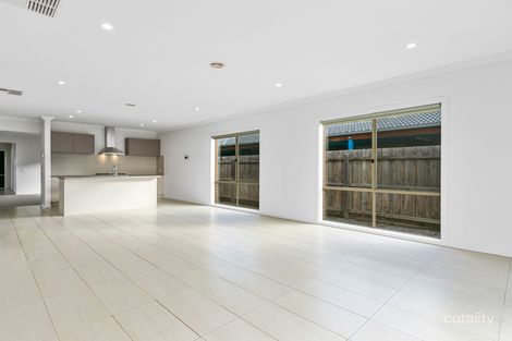 Property photo of 48 Chantenay Parade Cranbourne North VIC 3977