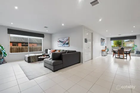 Property photo of 11 Somerset Court Rowville VIC 3178