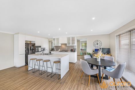 Property photo of 37 Ralph Crescent Hampton Park VIC 3976