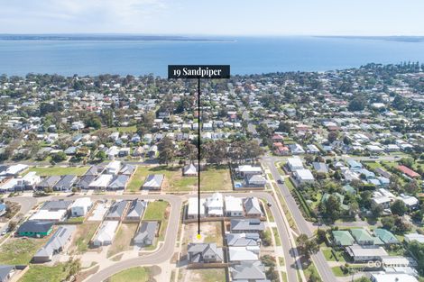 19 Sandpiper Cct, Cowes, VIC 3922