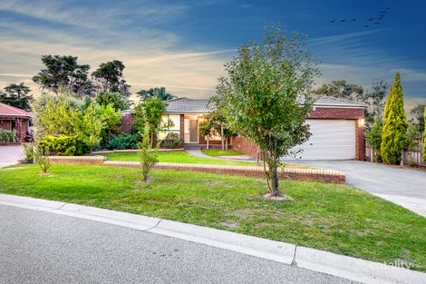 Property photo of 3 Loganberry Close Cranbourne North VIC 3977