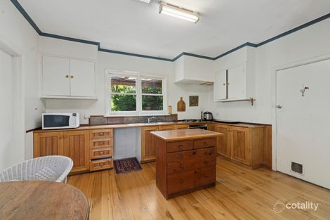 Property photo of 8 Hennigan Crescent Forrest VIC 3236