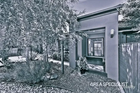 Property photo of 6 Jonathan Place Pakenham VIC 3810