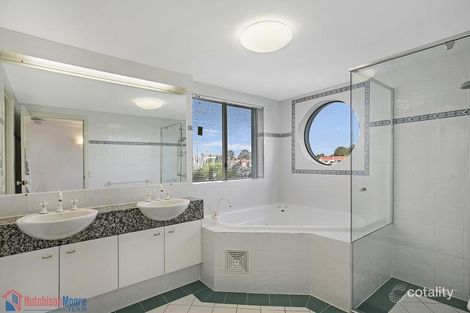 Property photo of 27/10-12 Esperance Court Cleveland QLD 4163