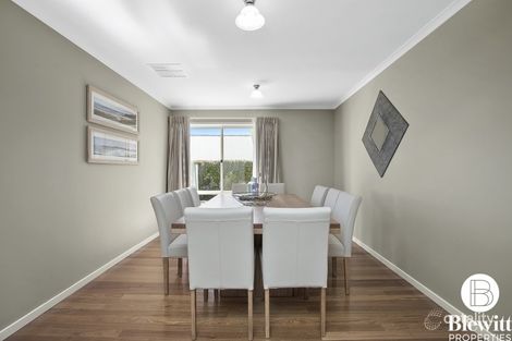 Property photo of 10 Wentworth Court Jerrabomberra NSW 2619