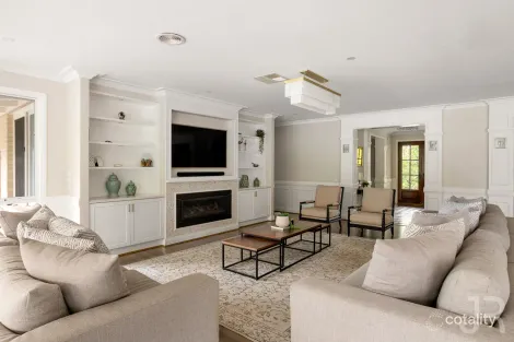 Property photo of 14-16 Cloverfield Close Berwick VIC 3806