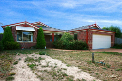 Property photo of 11 Formby Place Cranbourne VIC 3977