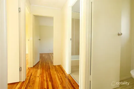 Property photo of 17 Verdelho Way Molendinar QLD 4214