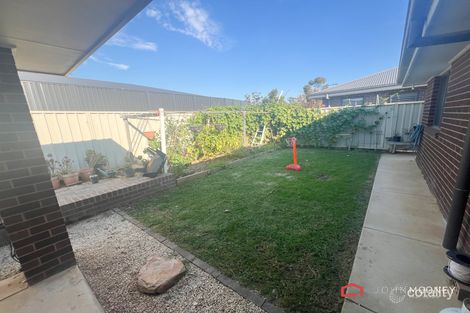 Property photo of 2 Couch Court Turvey Park NSW 2650