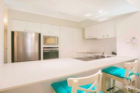 Property photo of 19/10-16 Alexandra Avenue Mermaid Beach QLD 4218