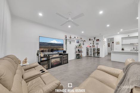 Property photo of 21 Noah Road Clyde North VIC 3978