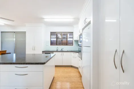 Property photo of 6 Ladbroke Crescent Urangan QLD 4655