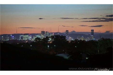 Property photo of 14 Sweetapple Place Manly West QLD 4179