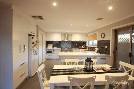 Property photo of 2A Hakea Court Altona Meadows VIC 3028
