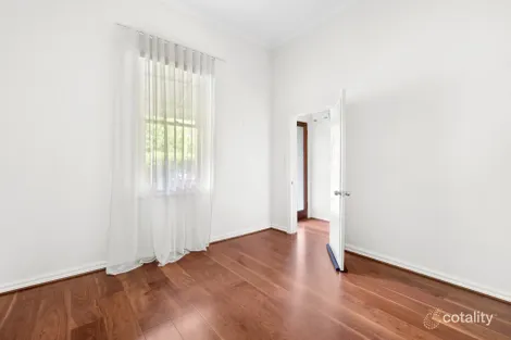 Property photo of 18 Hyde Street Seddon VIC 3011