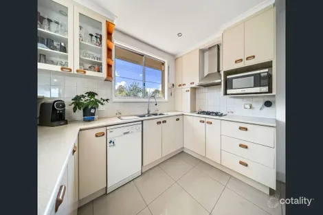 Property photo of 15 Degraves Crescent Wanniassa ACT 2903