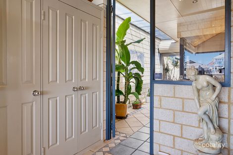 Property photo of 20 Starfire Close Halls Head WA 6210