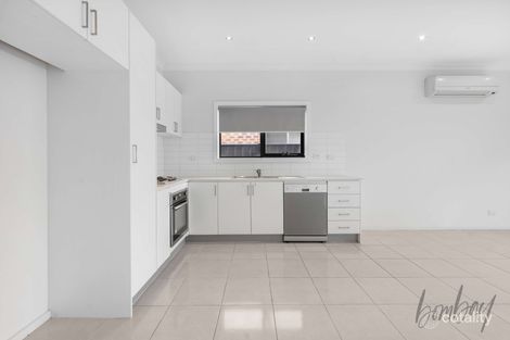 Property photo of 1/31 Moor Park Drive Craigieburn VIC 3064