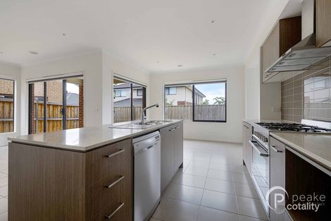 Property photo of 11 Teneriffe Street Cranbourne North VIC 3977