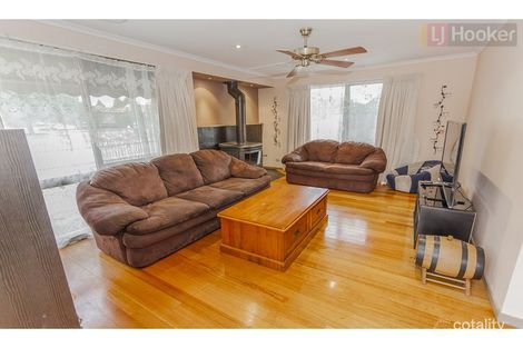 Property photo of 73 Bridgewater Road Craigieburn VIC 3064