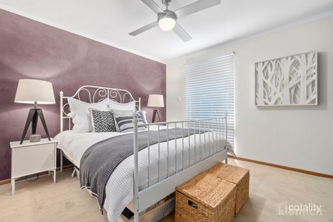 26 Hamilton Cres, Aberfoyle Park, SA 5159