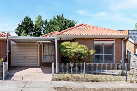 6 FLINT CRES, DELAHEY, VIC 3037