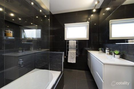 Property photo of 40 Stanley Road Seven Hills QLD 4170