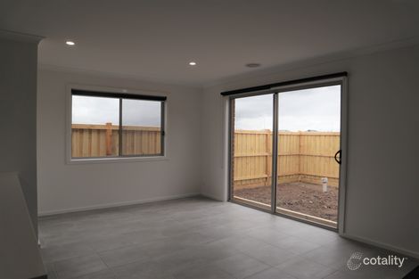 Property photo of 8 Cochrane Avenue Mickleham VIC 3064