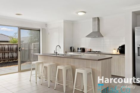 Property photo of 8 Holding Way Doreen VIC 3754