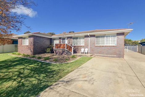 Property photo of 10 Pineview Circuit Young NSW 2594