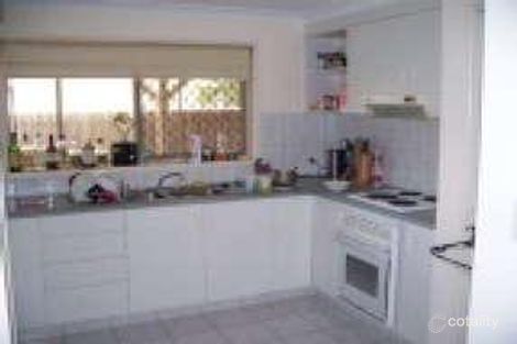 2/11 Pamela Ct, Labrador, QLD 4215