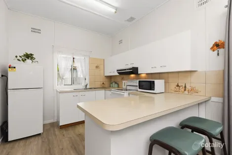 Property photo of 61 Seignior Street Junee NSW 2663