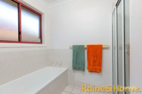Property photo of 2/6-8 Sturt Circle Dubbo NSW 2830