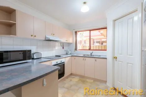 Property photo of 2/6-8 Sturt Circle Dubbo NSW 2830