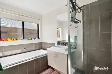 Property photo of 1/9 Miners Rest Kangaroo Flat VIC 3555