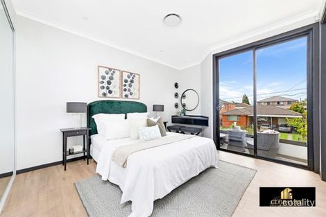 Property photo of 13E Kihilla Street Fairfield Heights NSW 2165