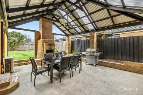 Property photo of 18 Kulkami Way Cranbourne West VIC 3977