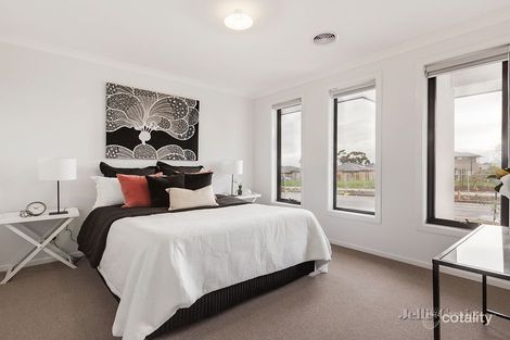 Property photo of 36 Wimmera Crescent Wollert VIC 3750