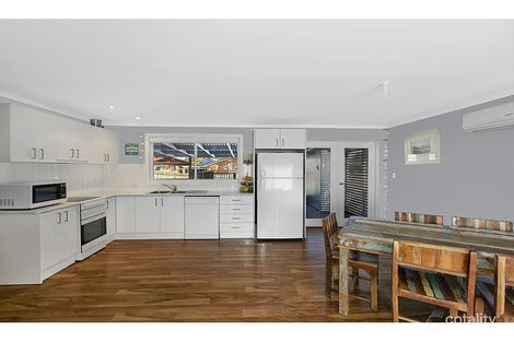 Property photo of 18 Grevillea Crescent Berkeley Vale NSW 2261
