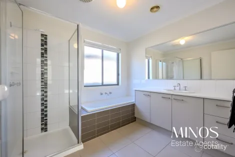 Property photo of 3 Songbird Crescent South Morang VIC 3752