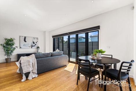 Property photo of 2/28 Maddox Road Newport VIC 3015